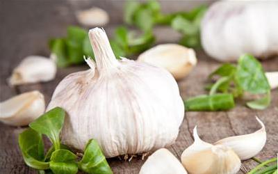 家常蒜苗炒肉：多种做法，营养搭配，美味又健康