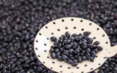 黑豆水：养生新宠，揭秘其五大健康益处