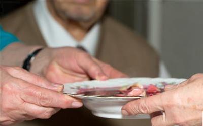 海参鸽子汤的做法与功效详解：滋补养生的美味选择