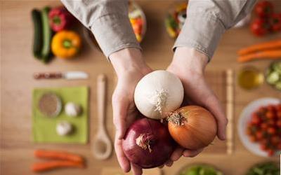 洋葱水：天然止咳神器，揭秘其神奇功效与正确使用方法