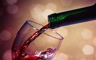 女性如何挑选红酒，既享瘦又养颜？