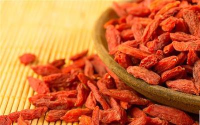 枸杞挑选全攻略：教你如何辨别优劣，吃出健康