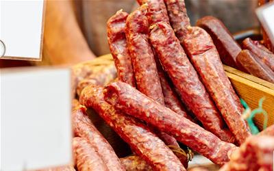 家常美味又养生：猪大肠的清洗与烹饪全攻略