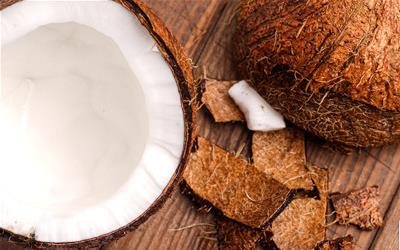 椰子与哪些水果搭配榨汁更健康？营养与功效全面解析