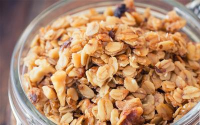 燕麦片：从生到熟，全方位解析制作与食用方法