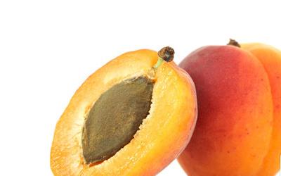 巴达木与甜杏仁的区别：营养、用途与食用方法全解析