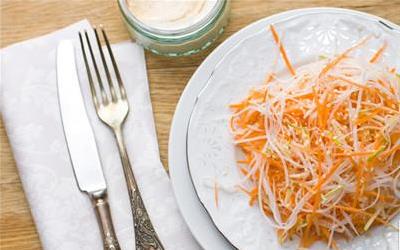 红萝卜丝凉拌的终极做法，清爽可口，营养满分