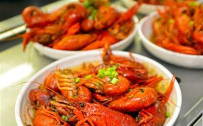 大虾的正确煮制时间与技巧，保证鲜嫩不老的关键