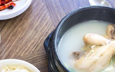 茶树菇炖鸡：多样做法，营养滋补两不误