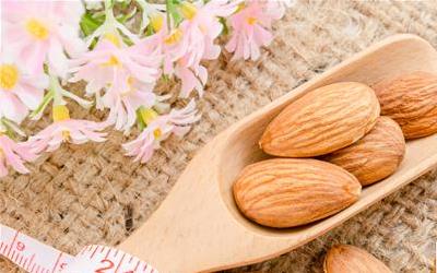 揭秘：每日摄入杏仁的最佳数量，让你健康加分
