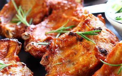 家常美食与养生：揭秘百叶红烧肉的独特魅力