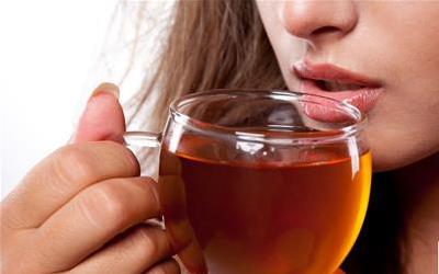 红茶：全面解析其健康益处与潜在风险