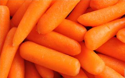 营养满分：胡萝卜玉米炒肉丁的家常做法与养生功效