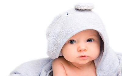 小孩脚烫伤紧急处理指南：科学方法与预防措施全解析