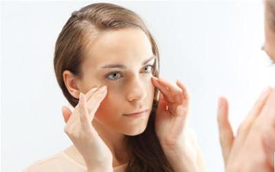 告别常年黑眼圈：科学识别成因与实用改善策略