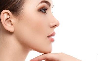 下巴痒抓了之后长东西？专家解读皮肤过敏原因及应对方法