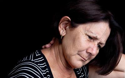 颈椎最上面骨头突出：全面解析与治疗指南