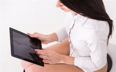 大便深红色：揭示身体发出的危险信号