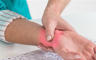 手指关节增大原因及科学应对策略