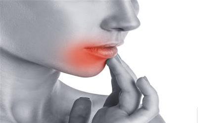 口苦口臭揭秘：常见原因及实用改善方法