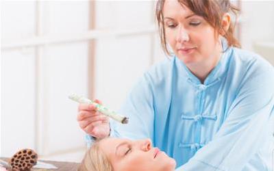 艾灸：古老疗法在现代胃病治疗中的应用