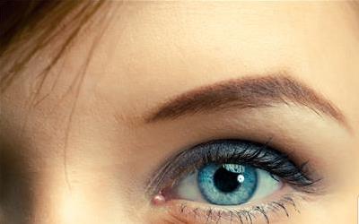 新生儿眼角发红：揭秘原因及防治方法