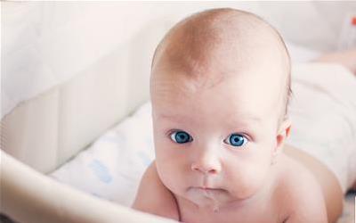 七岁儿童流口水：揭秘原因及应对策略