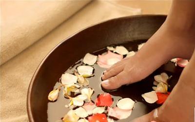 艾叶红花泡脚：传统养生秘方，现代人健康之选