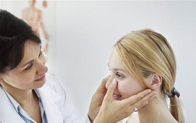 线雕隆鼻与假体隆鼻的深度对比：安全、效果与恢复期的全方位解析