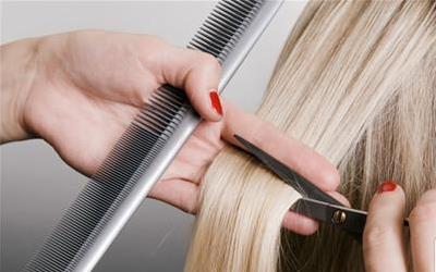 拉发器的正确使用方法：打造自然直发，告别卷发烦恼