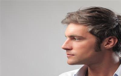 磨下巴整形全解析：技术选择、风险与术后护理