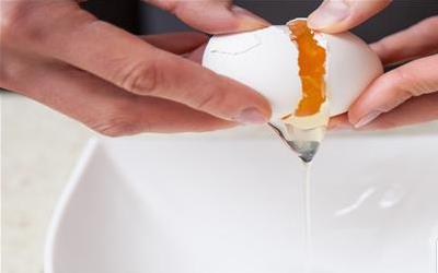 告别黑头困扰：揭秘三款有效去黑头偏方