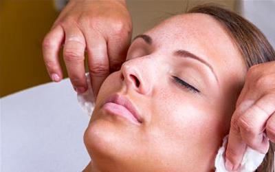 科学美白祛斑的实用方法与生活调理策略