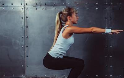 深蹲减肥：女生专属的塑形秘籍