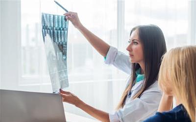 女性输尿管发炎的典型症状与科学应对策略