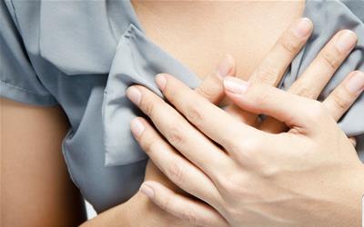 盐洗胸部：真相揭秘与科学减小胸围的方法