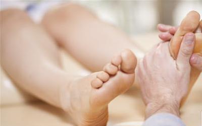 足三里注射：穴位注射的注意事项与常见问题解析