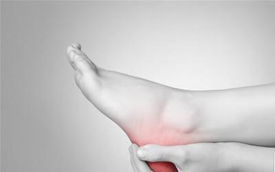 老年人脚疼不能走路：揭秘原因与预防措施