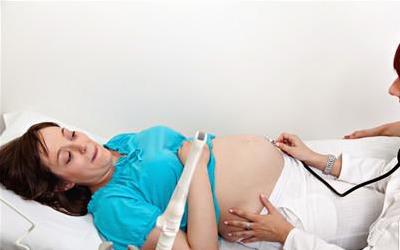 绒毛穿刺：孕期诊断的关键步骤与注意事项