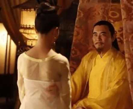 古代妃子长指甲之谜：宫廷秘闻背后的真实故事